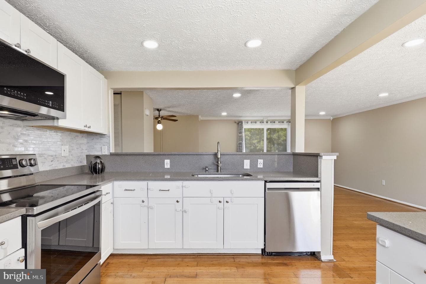 5690 Pebble Drive photo 13