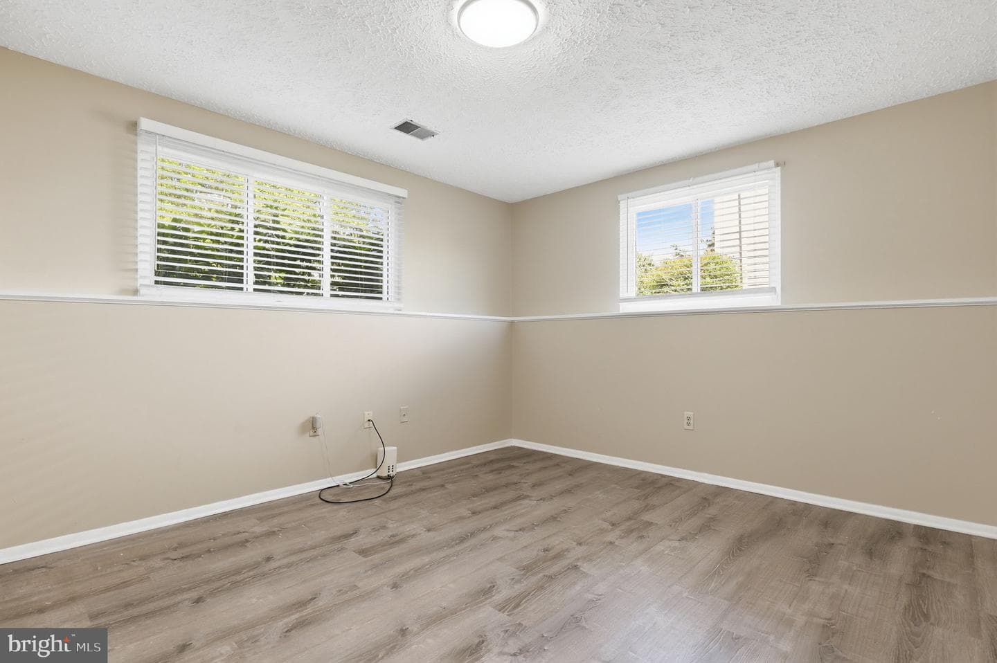 5690 Pebble Drive photo 25