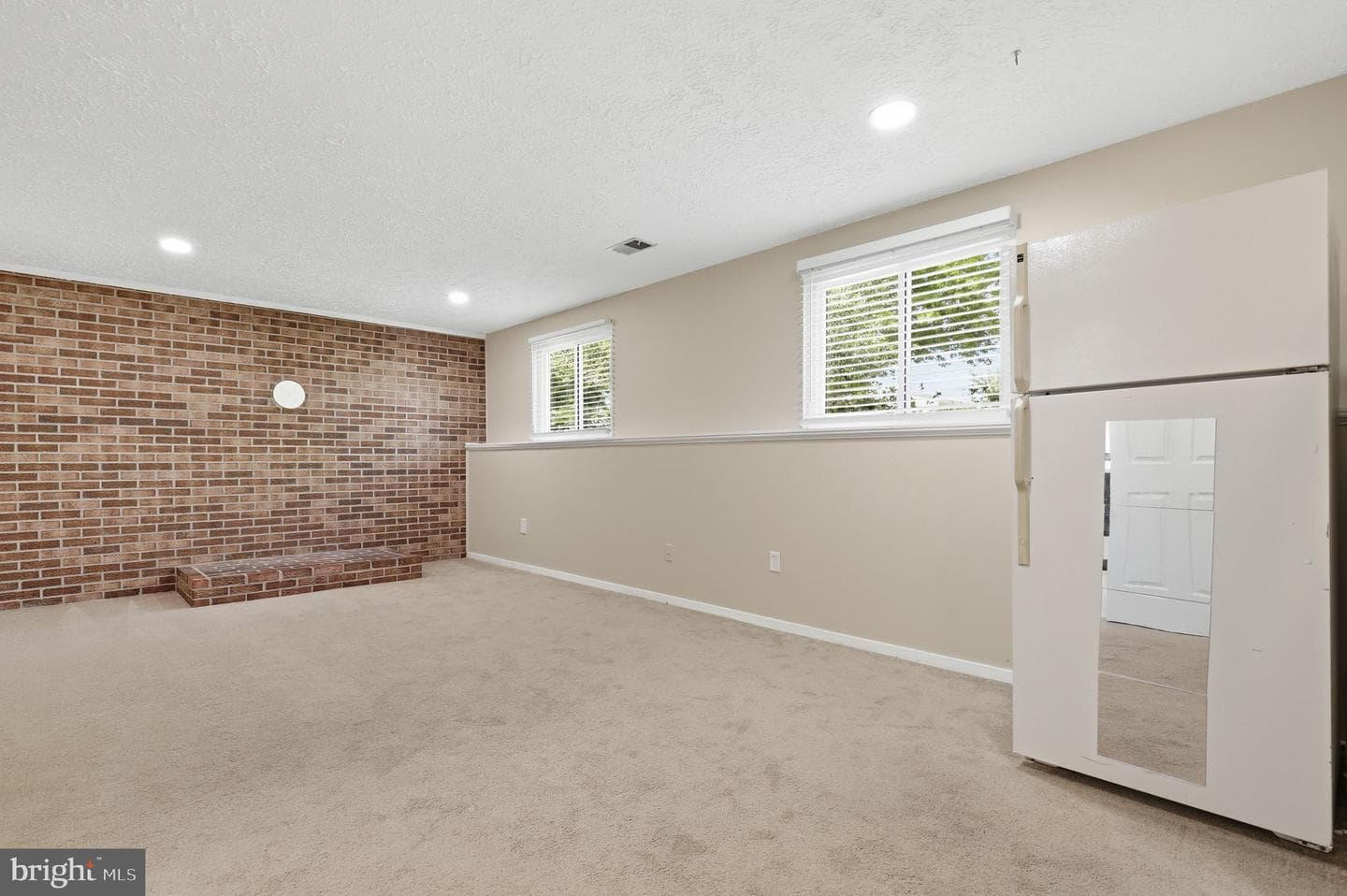 5690 Pebble Drive photo 29