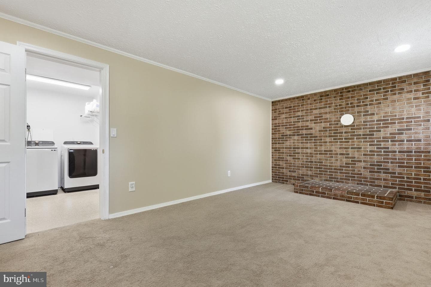 5690 Pebble Drive photo 30