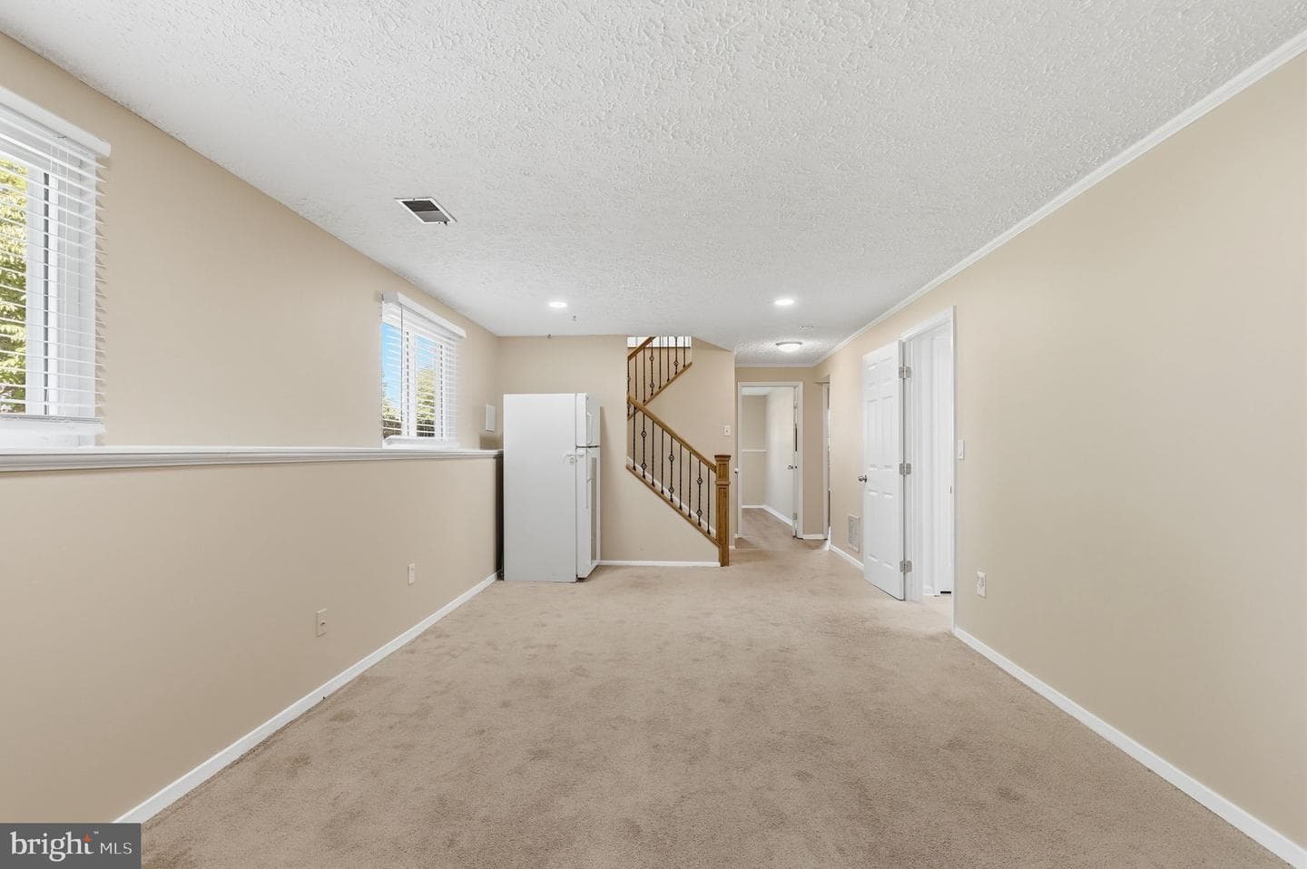 5690 Pebble Drive photo 35