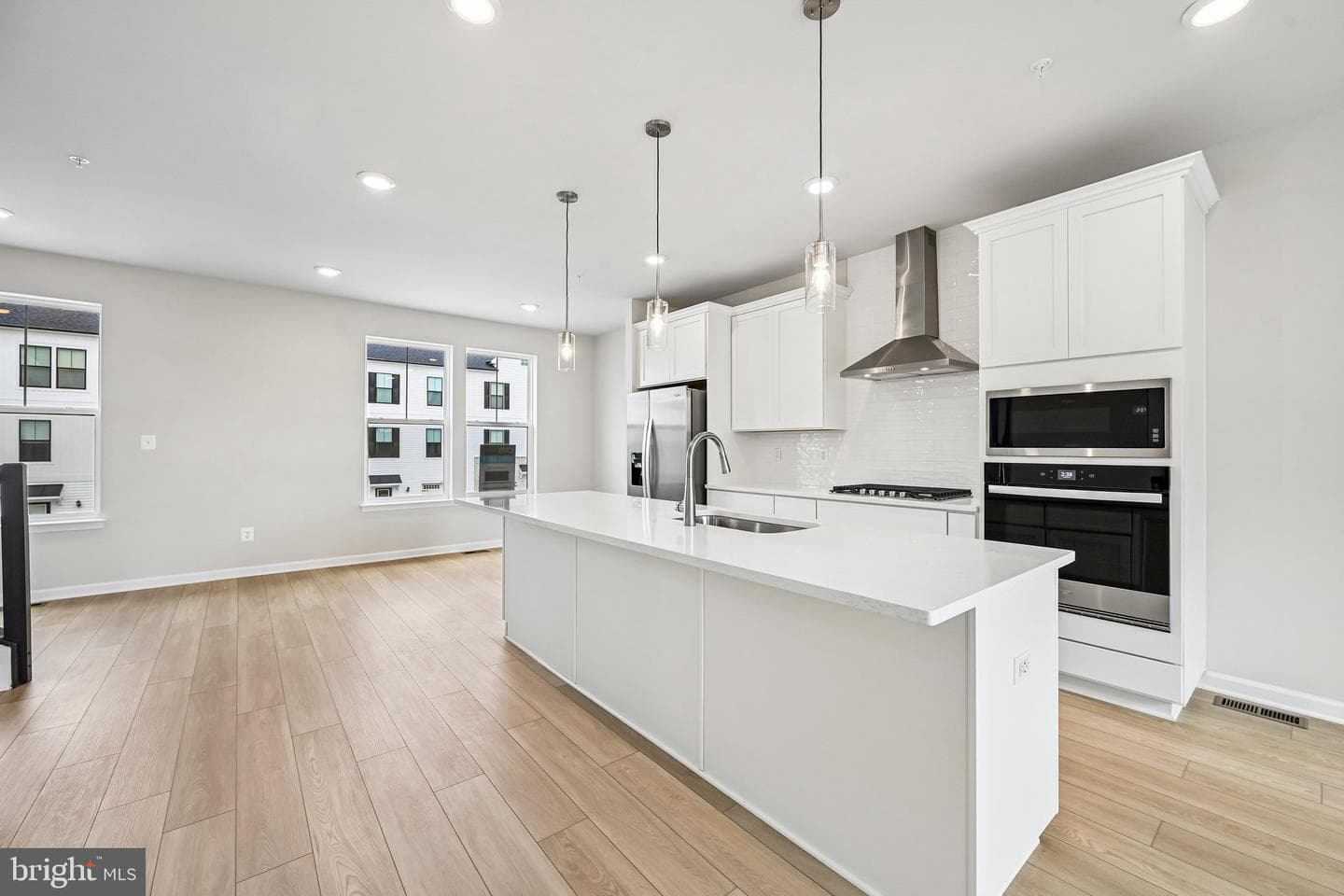 2109 Peace Lily Lane photo 6