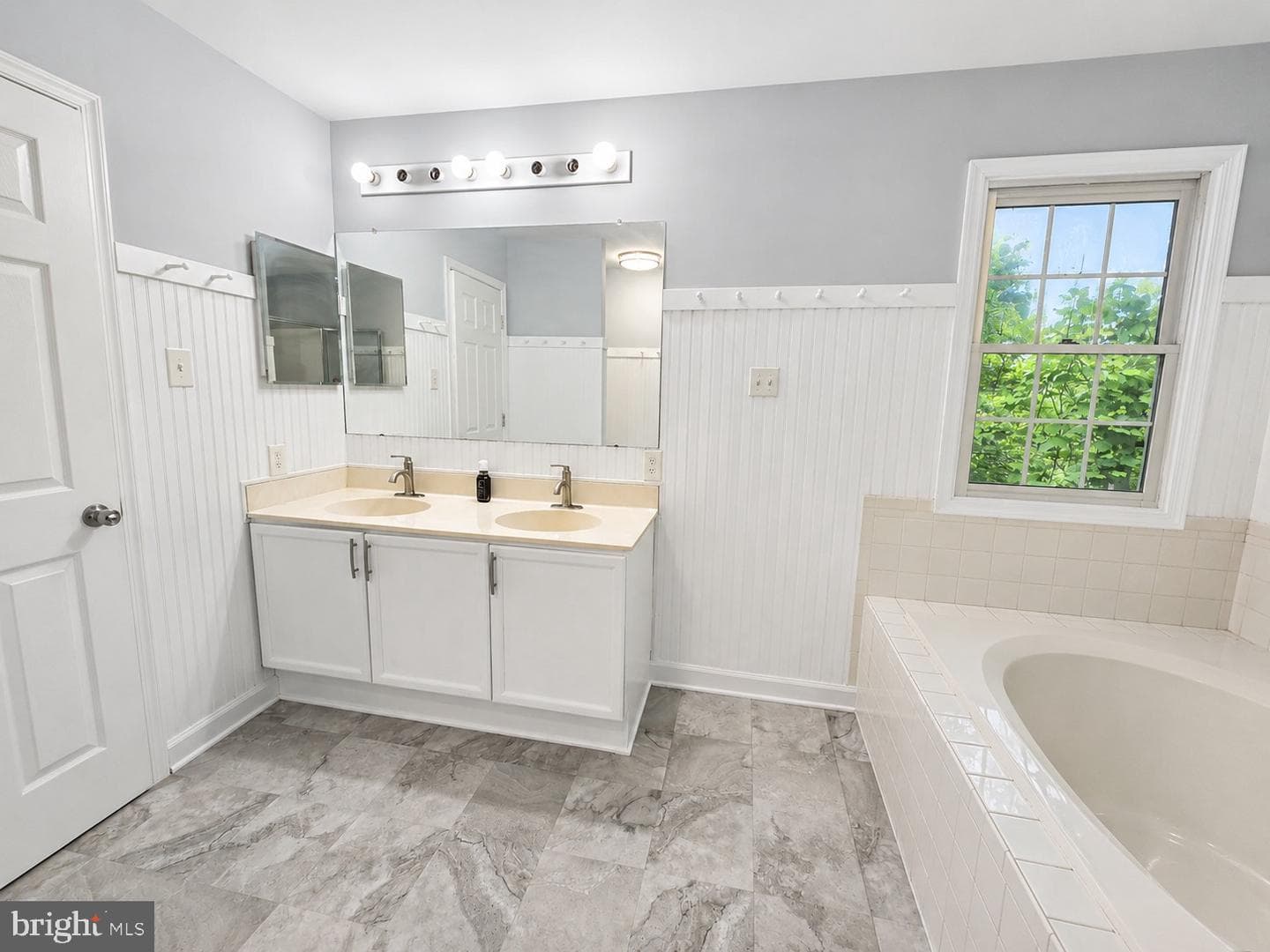 10918 Oakcrest Circle photo 45