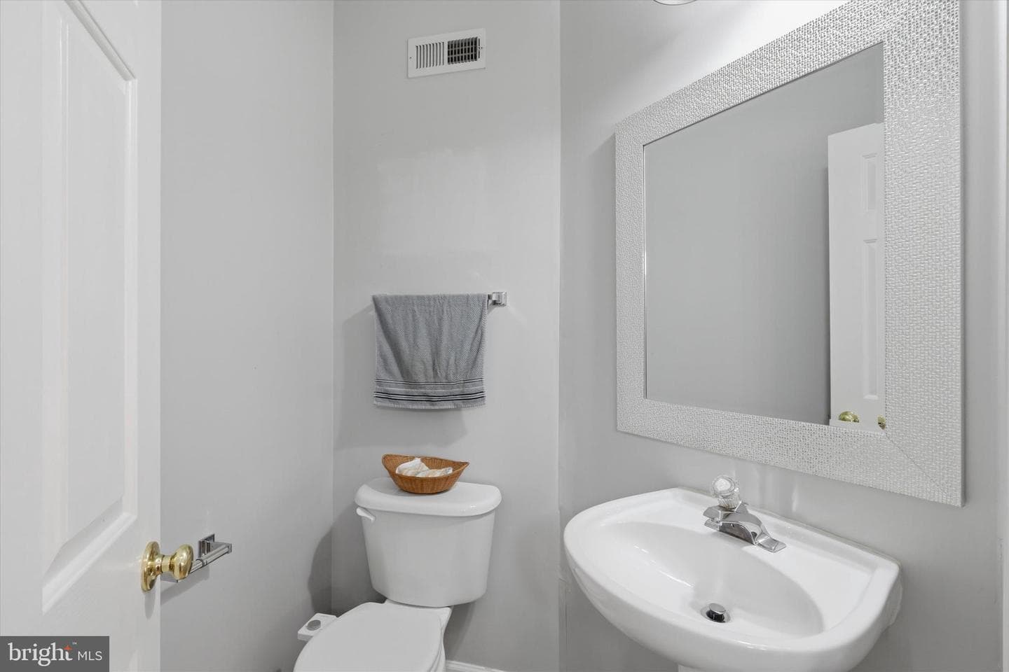 1741 Emory Street photo 3