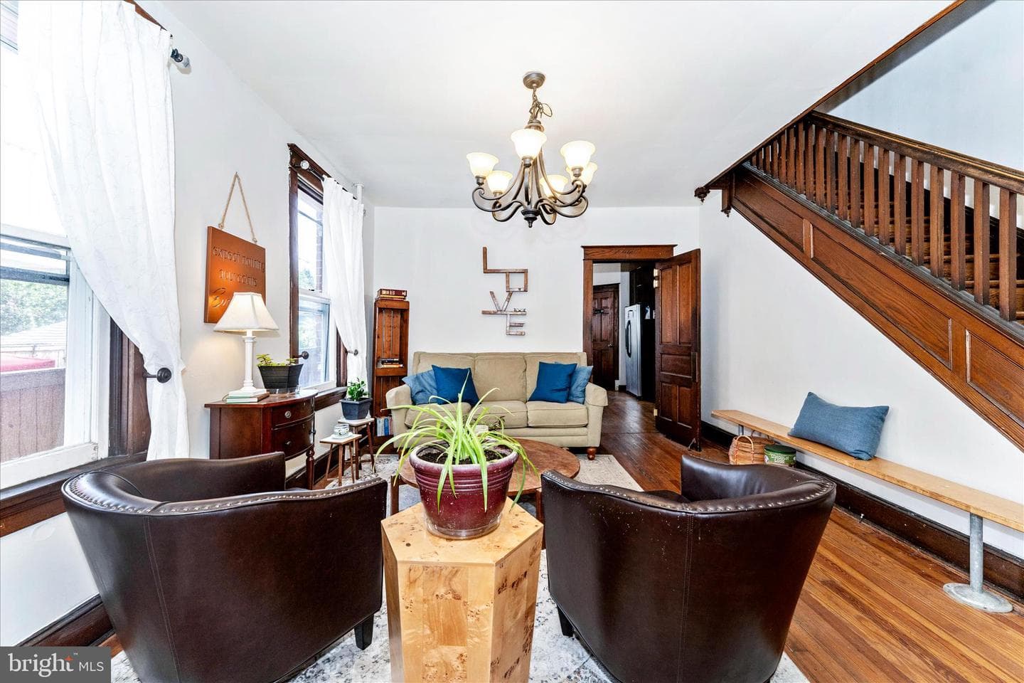 276 W 5th Street photo 7