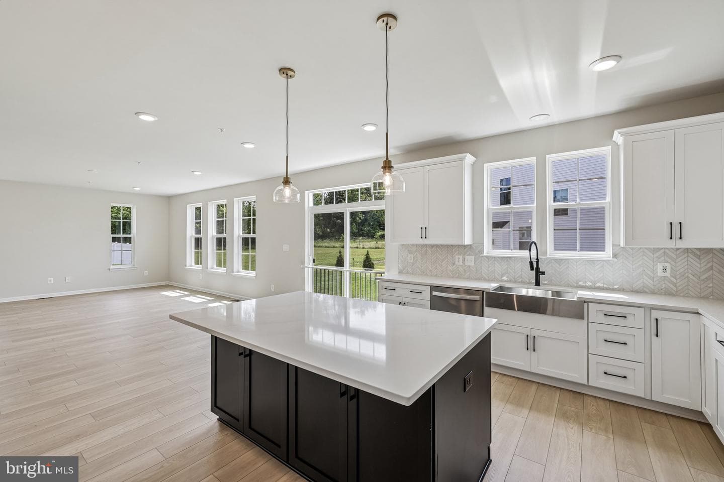 1100 Reagans Road photo 5
