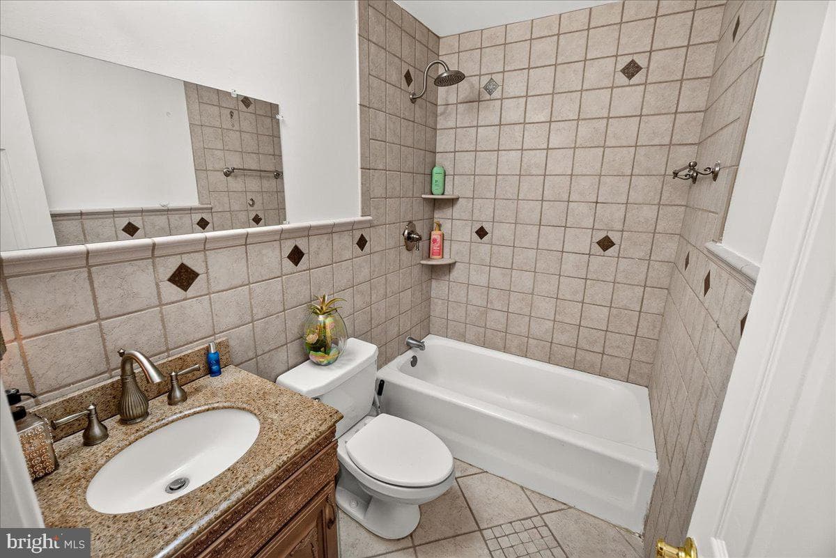 112 Toll House Court photo 25