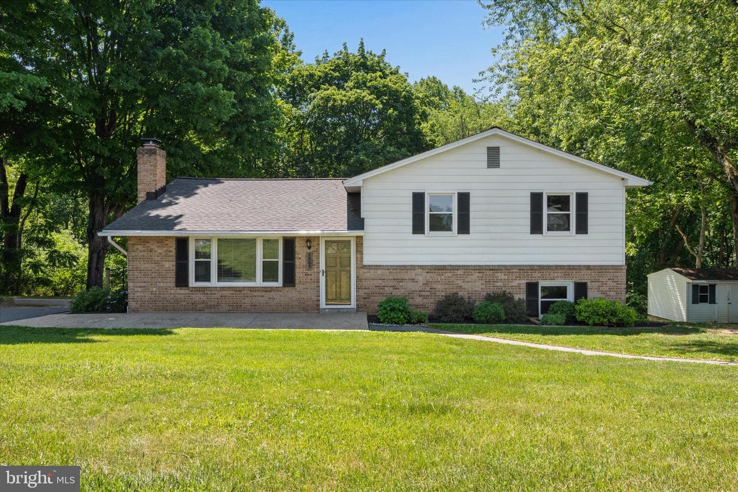 4985 Linganore View Drive photo 1
