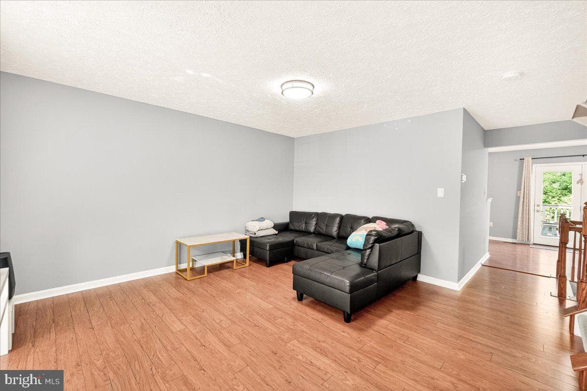 5534 Foxhall Court photo 6