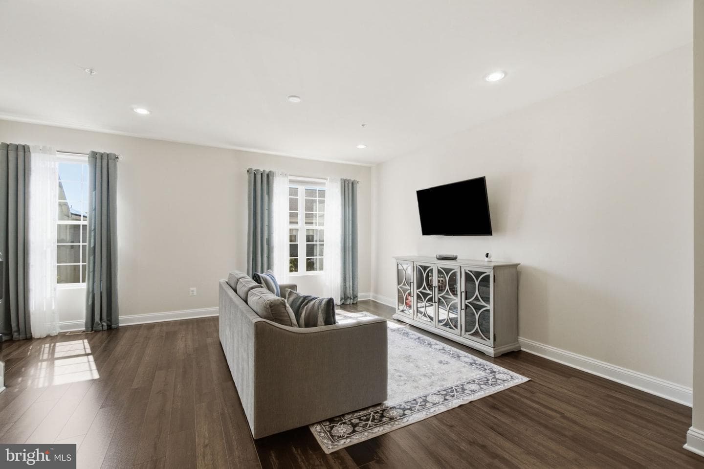 5066 Judicial Way photo 4