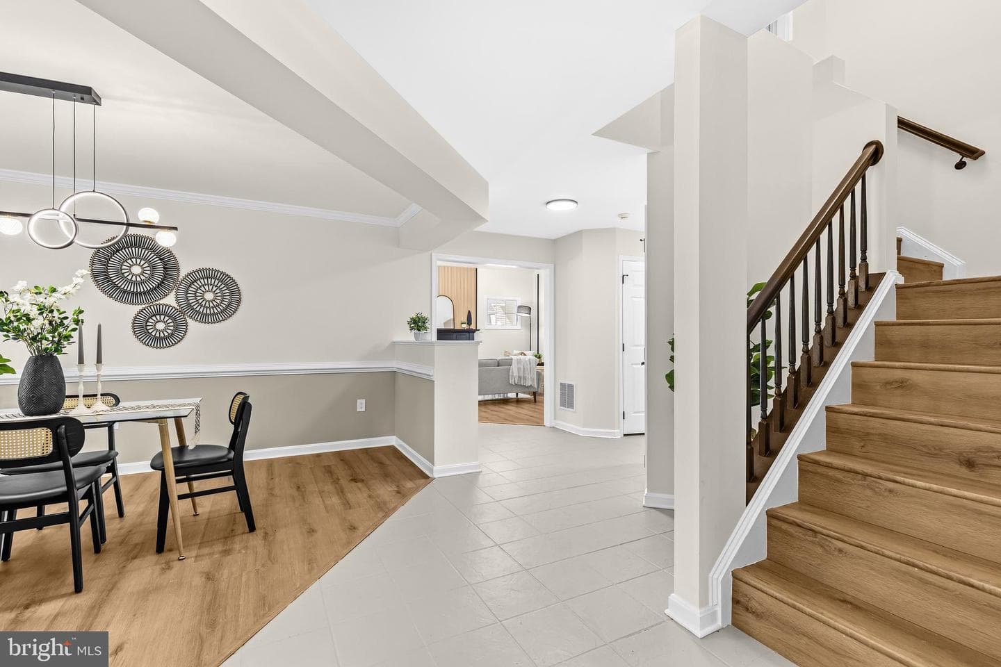 1014 Eastbourne Terrace photo 4