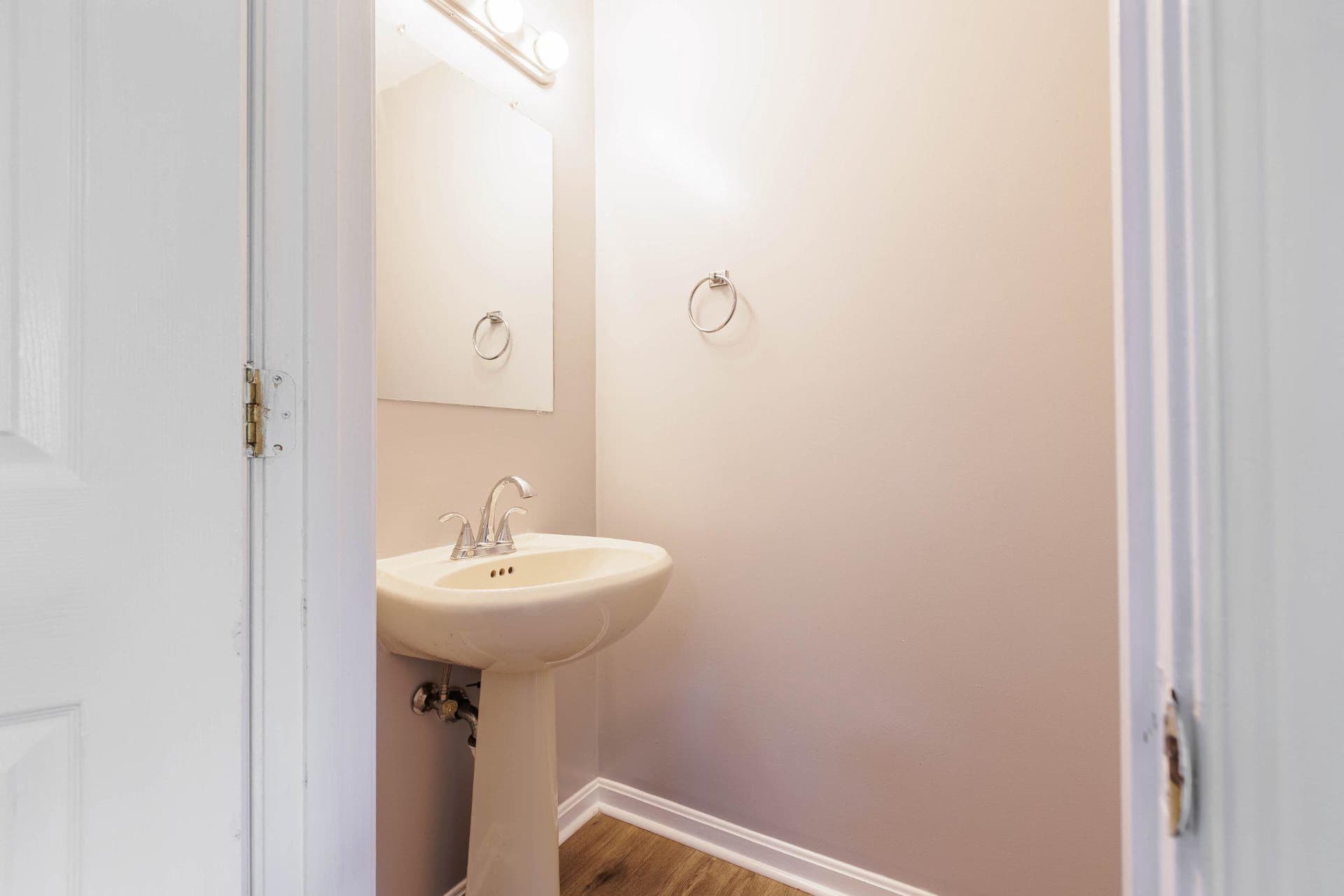 2433 Dunmore Court photo 8