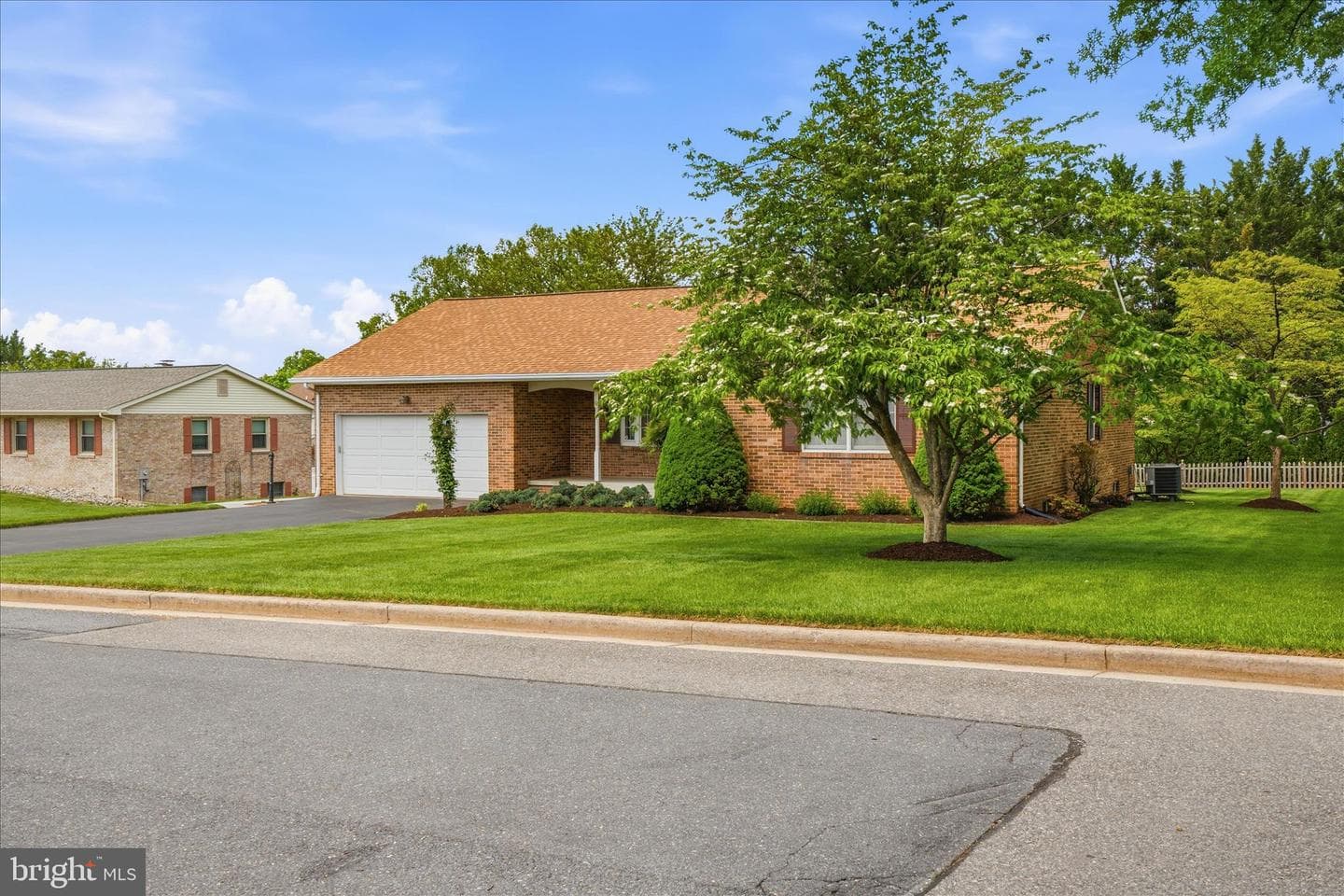 12 Caroline Drive photo 3