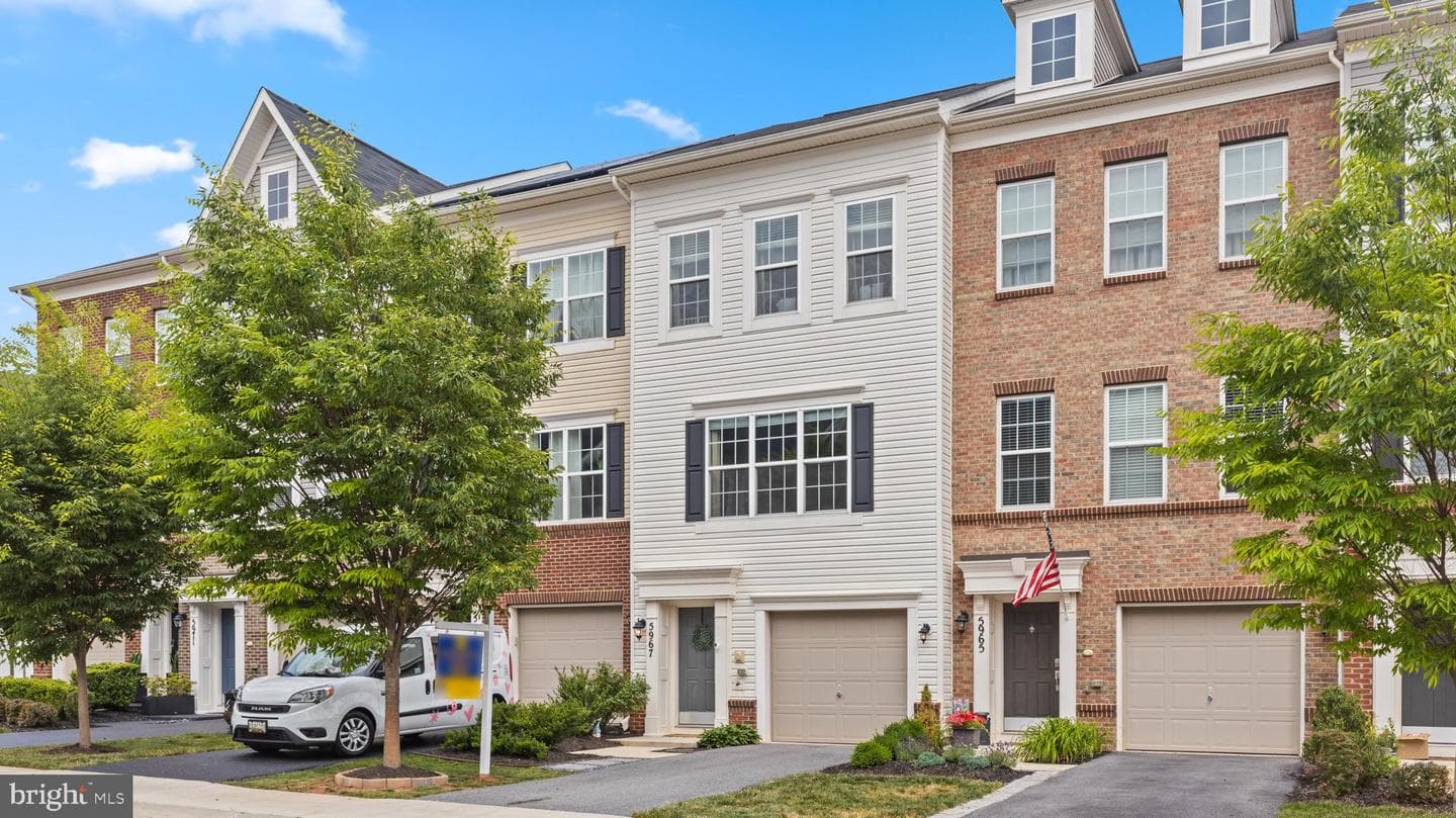 5967 Whelan Lane