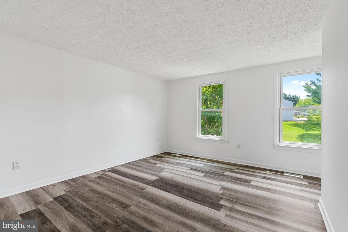 9506 Glade Avenue photo 33