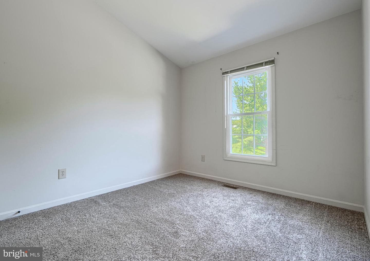 6635 Commodore Court photo 23