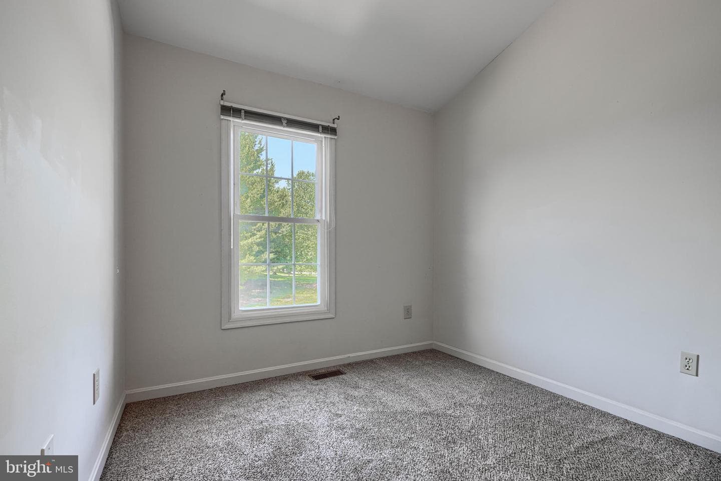 6635 Commodore Court photo 26