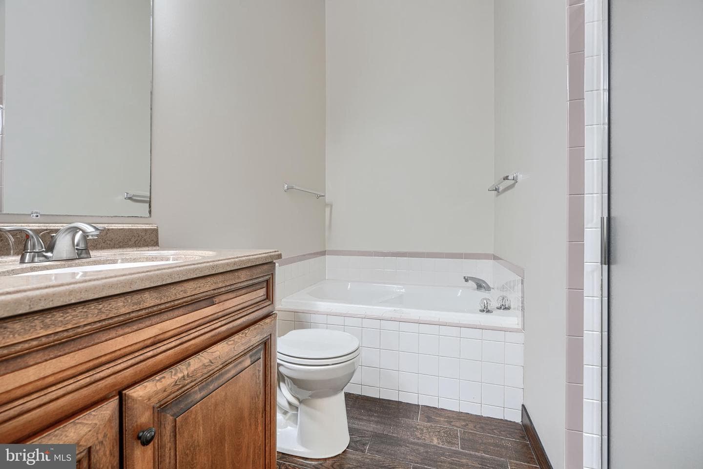 6635 Commodore Court photo 36