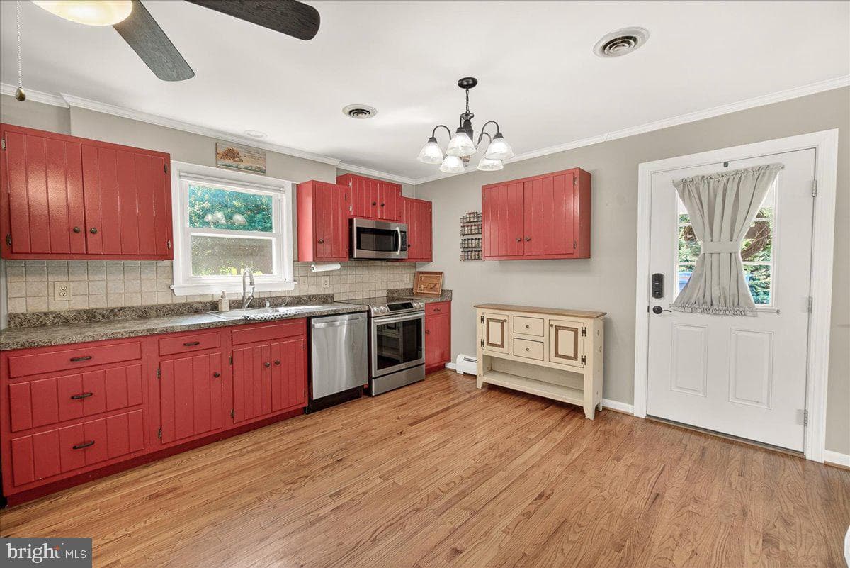 3997 Sugarloaf Court photo 7