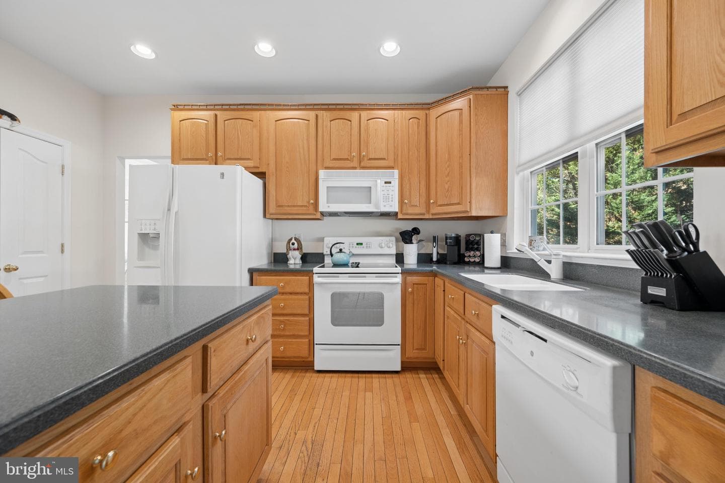 5811 Drexal Avenue photo 18