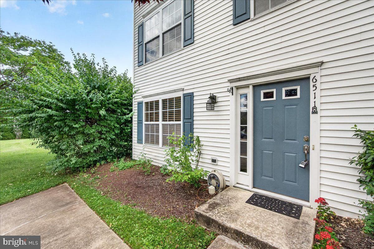 6511 Mallery Court photo 4