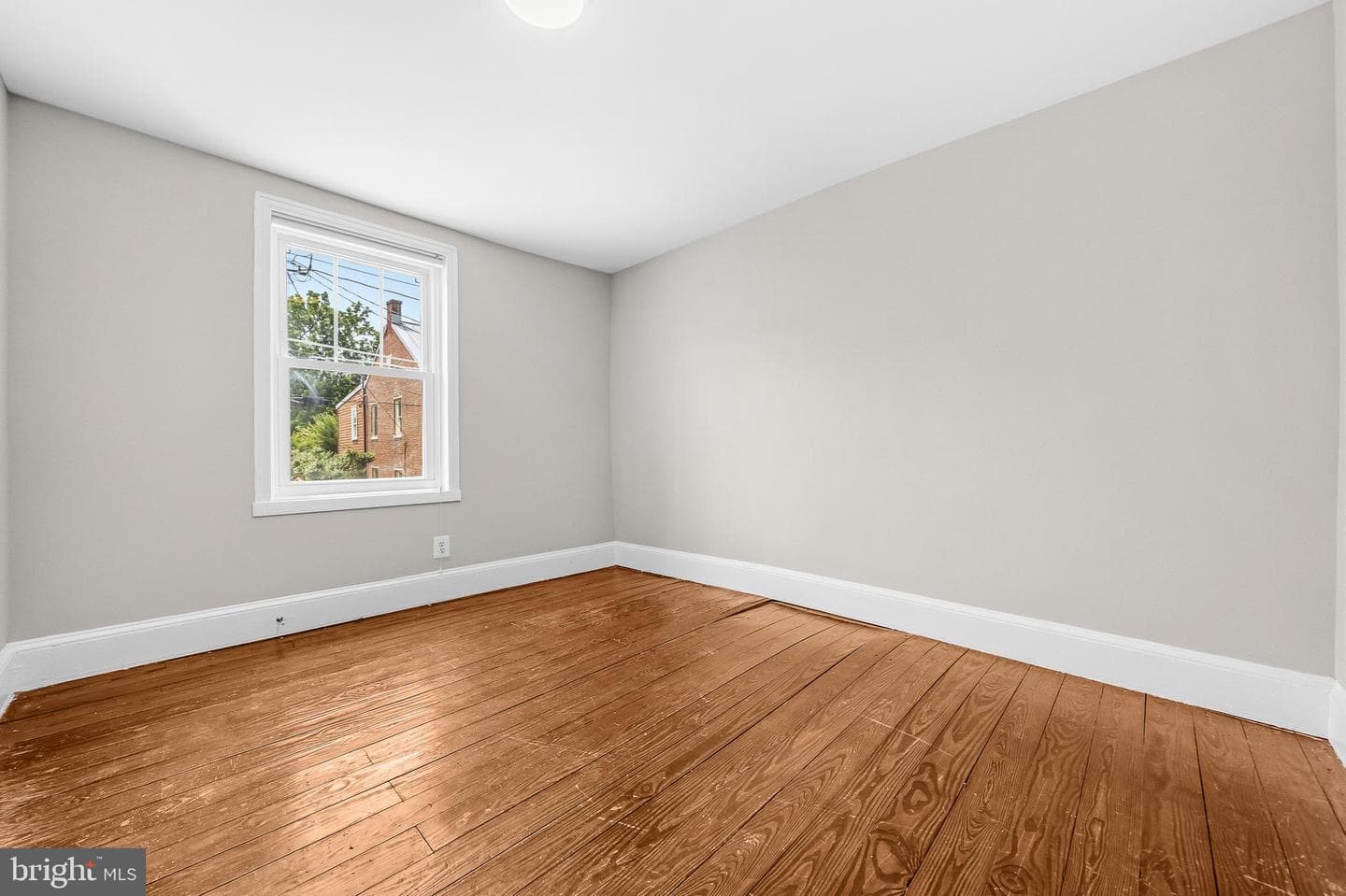 433 W South Street photo 20