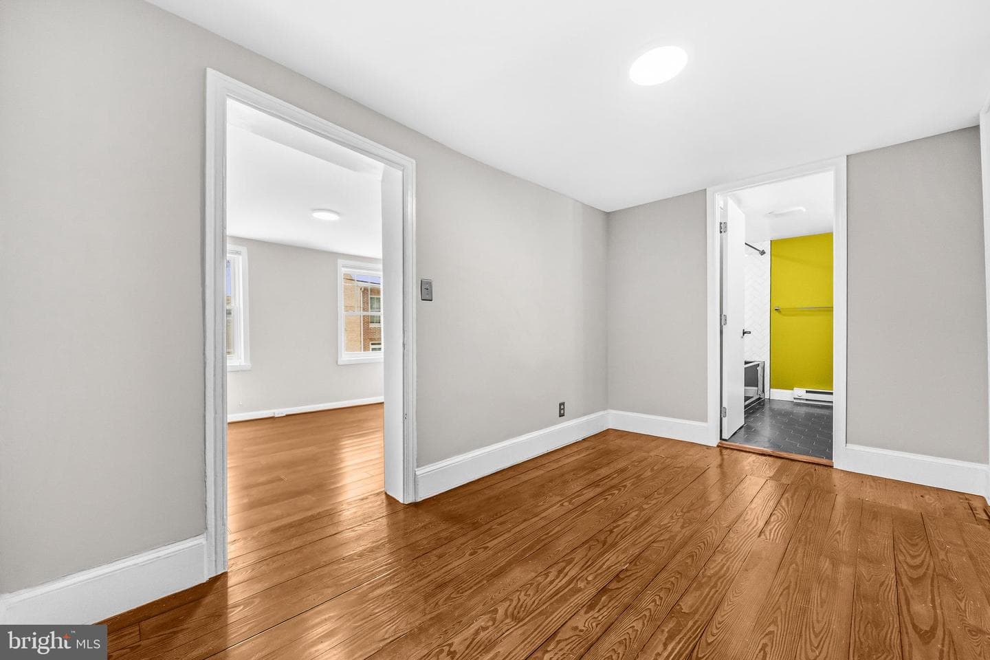 433 W South Street photo 22