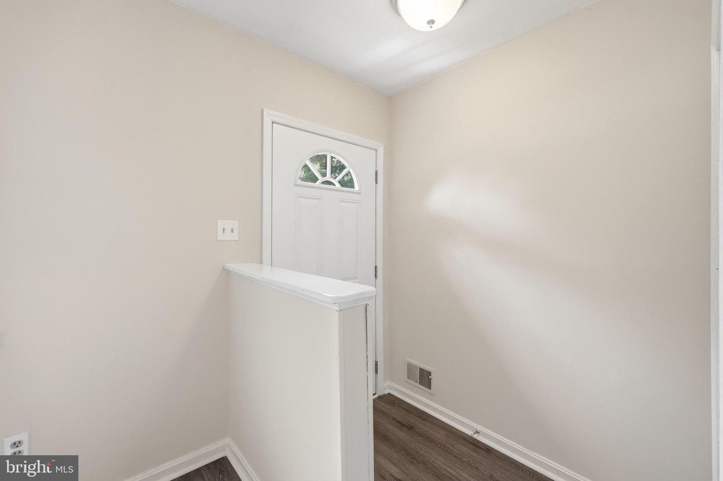 8215 Virginia Lane photo 4