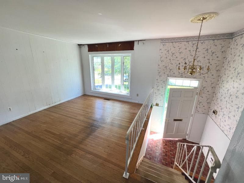 379 Pearl Street photo 5