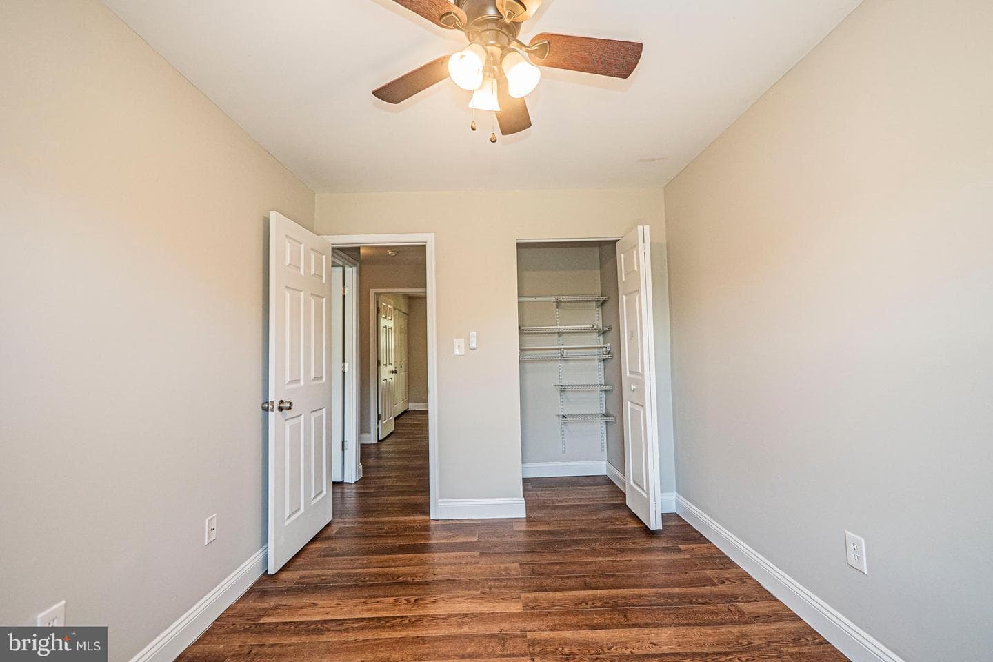 532 Essex Place photo 24