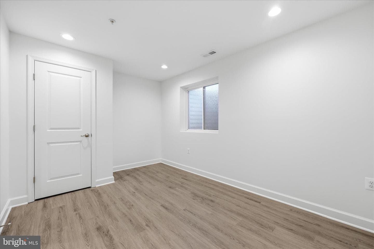 6914 Cardozo Street photo 37