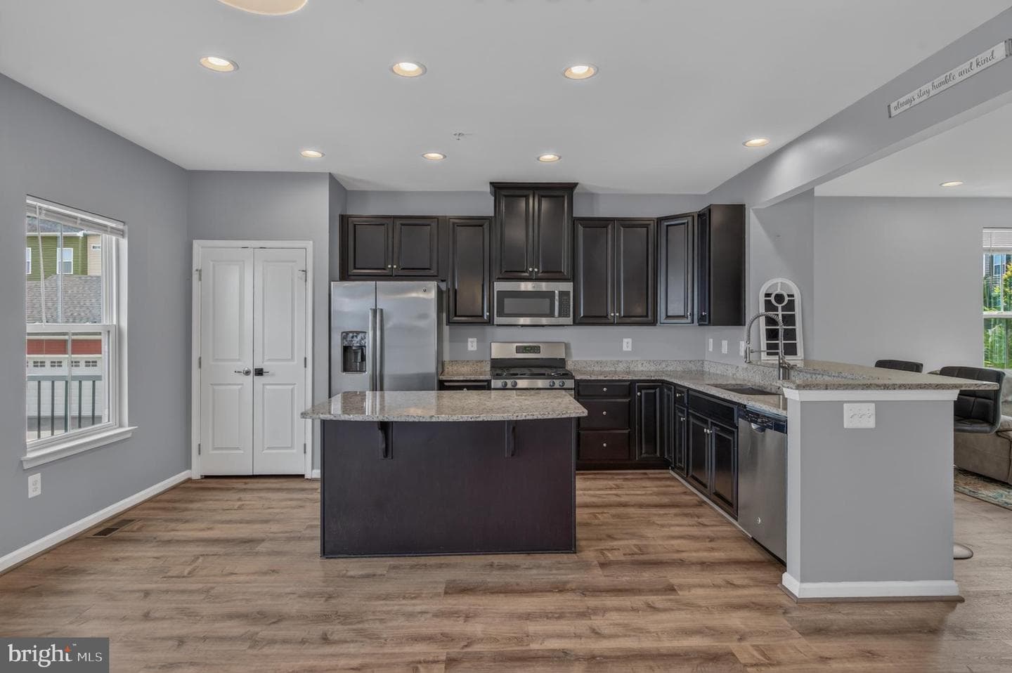 1317 Scheer Street photo 11