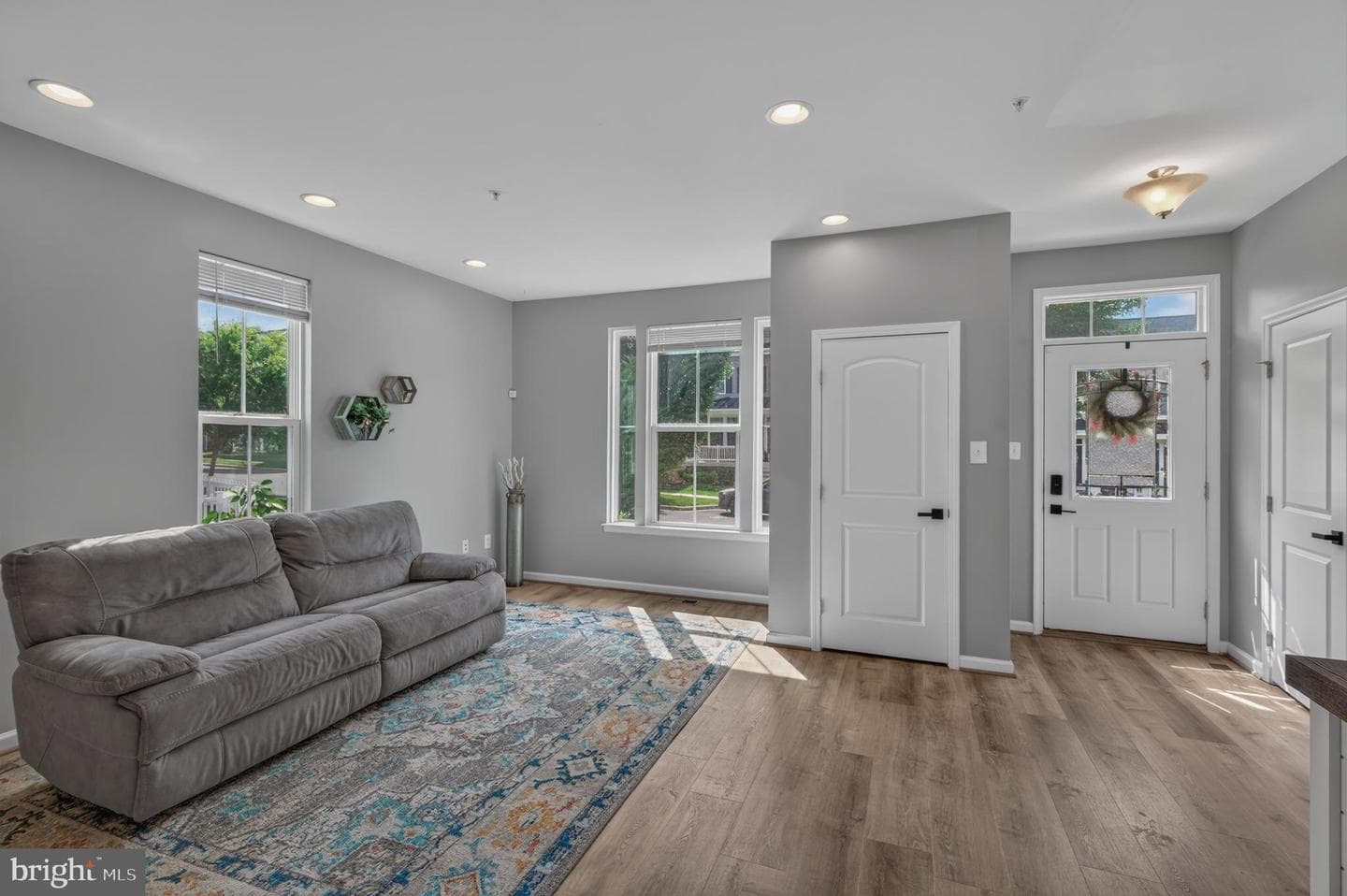 1317 Scheer Street photo 5