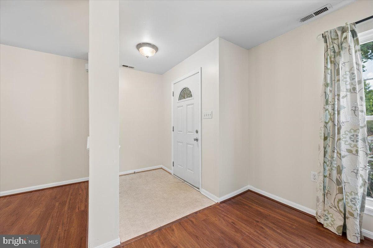 2611 Warren Way photo 3
