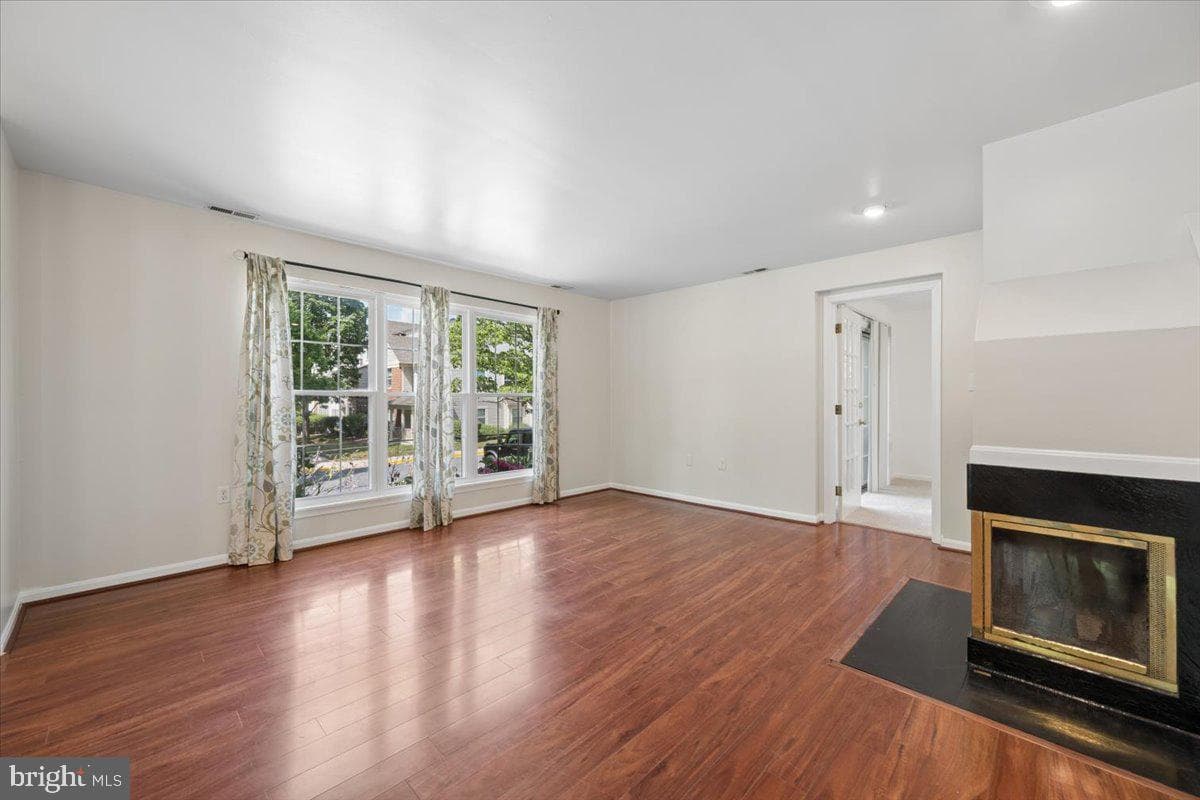 2611 Warren Way photo 4