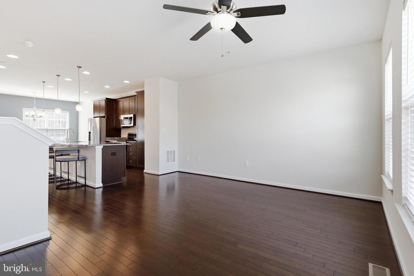 6082 Forum Square photo 18