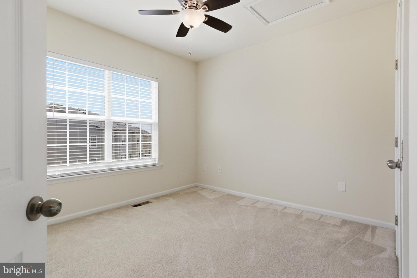 6082 Forum Square photo 35