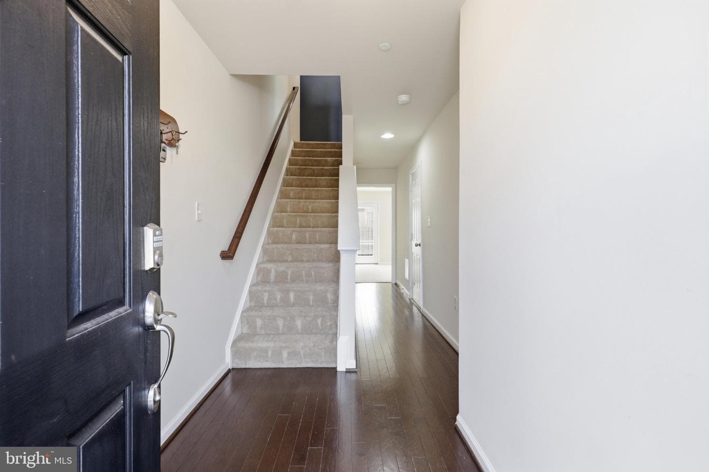 6082 Forum Square photo 5