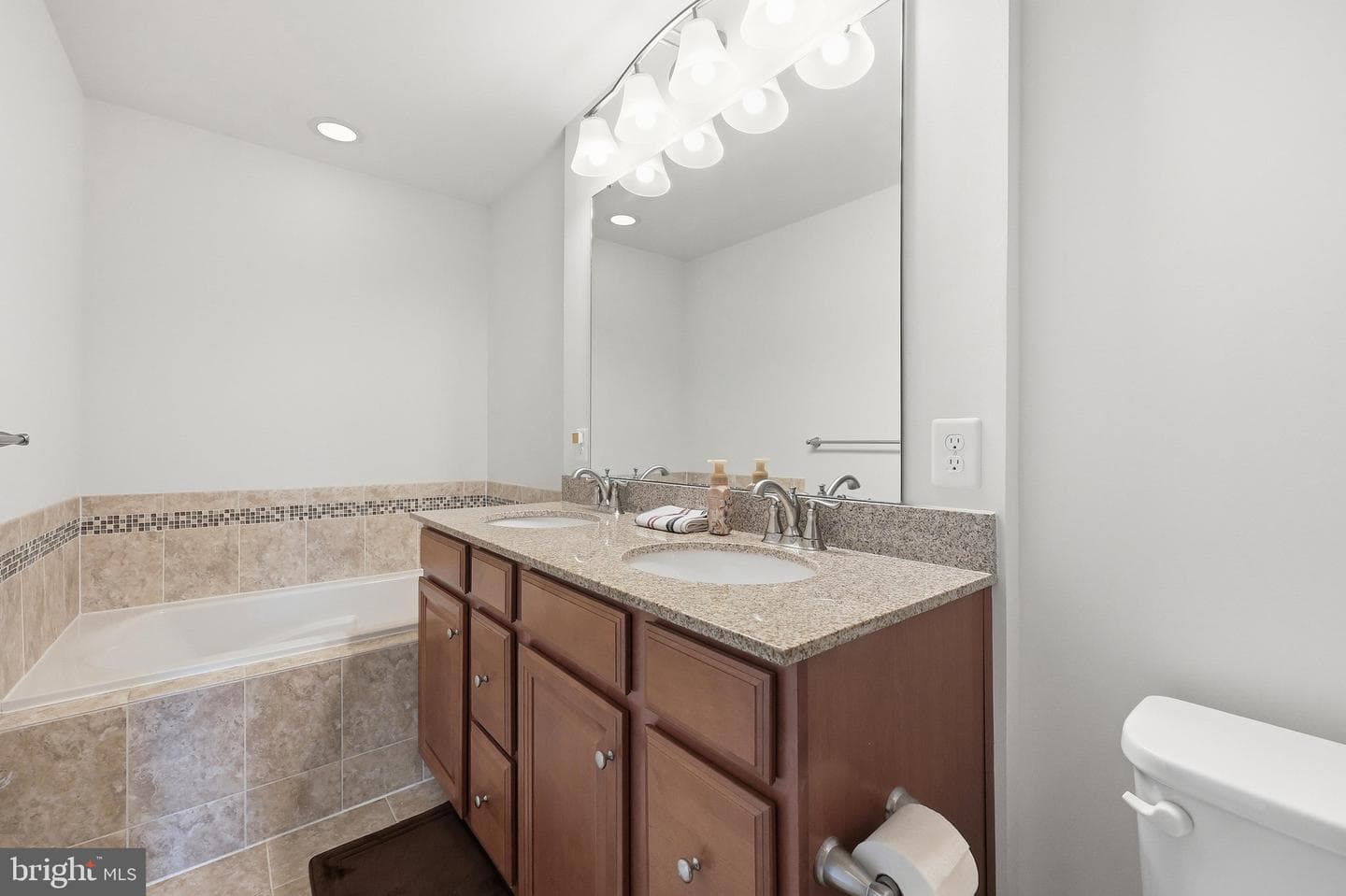 9212 Landon House Way photo 30