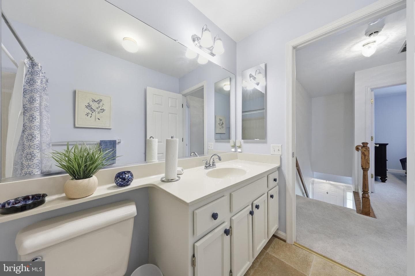 105 New Castle Court photo 28