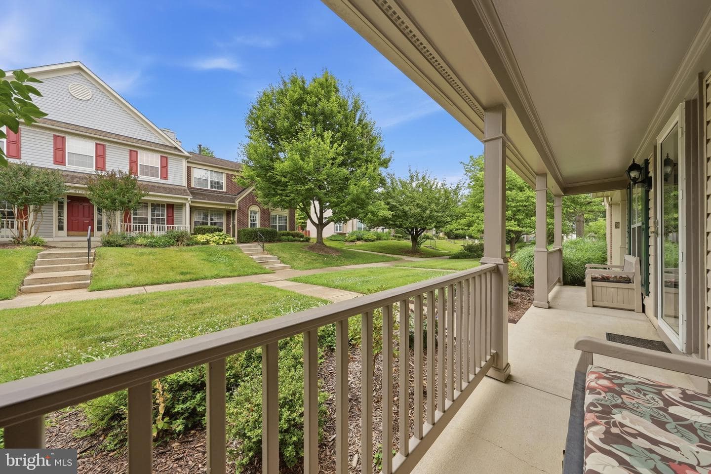 105 New Castle Court photo 30