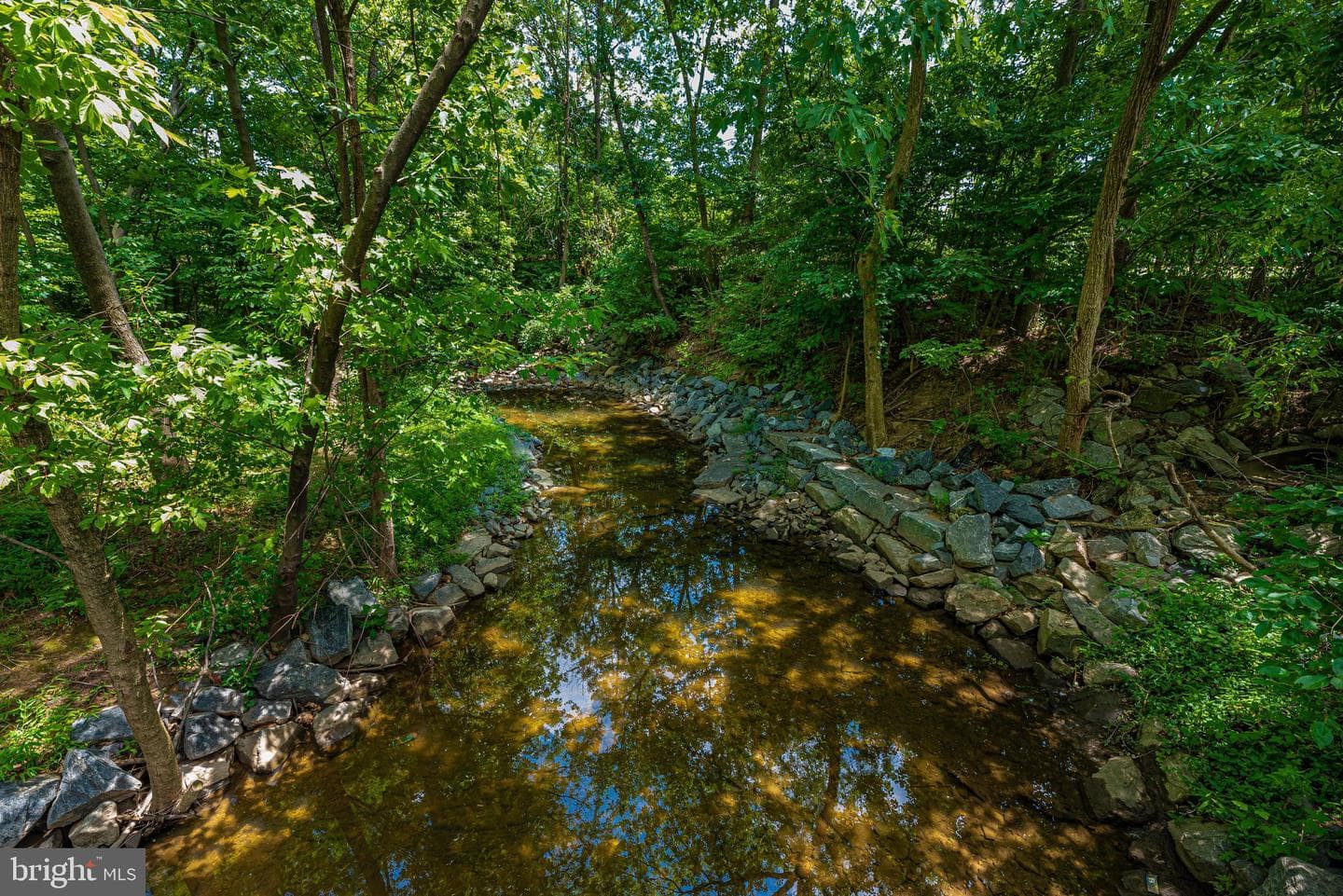 105 New Castle Court photo 43