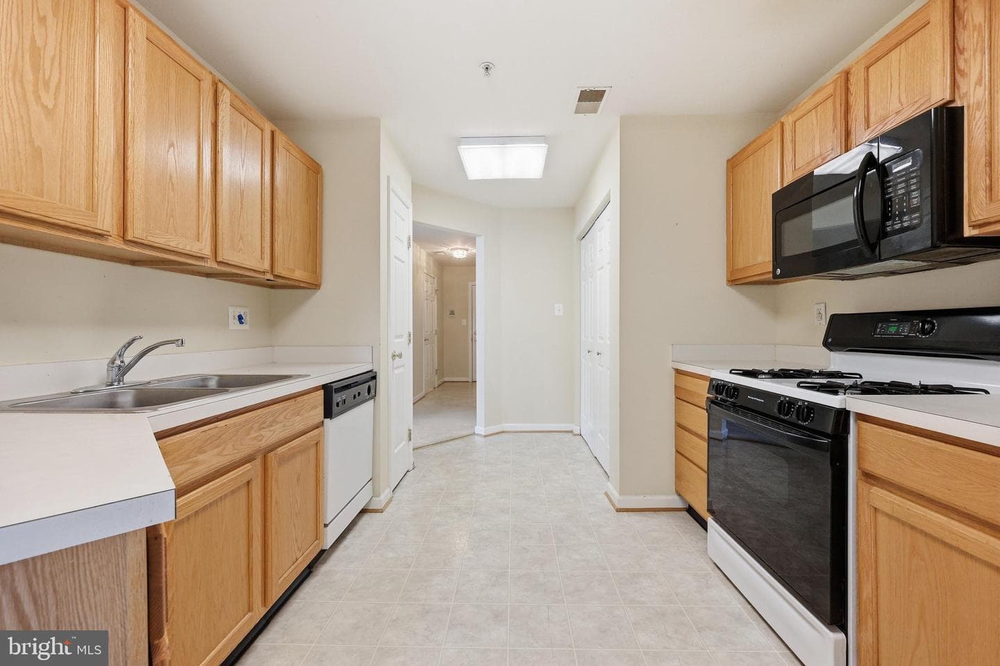 502 Leahy Court #2f photo 17