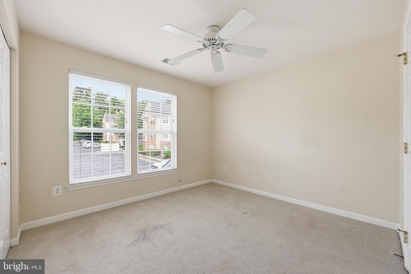 502 Leahy Court #2f photo 32