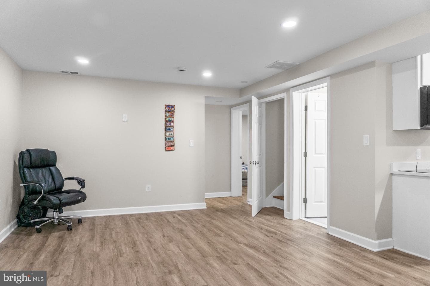 9001 Hollow Road photo 20
