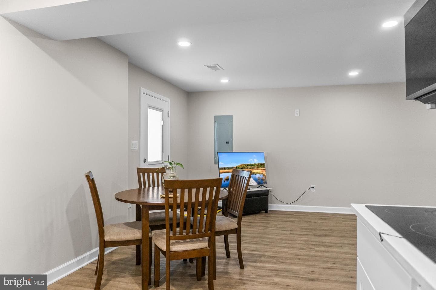9001 Hollow Road photo 26