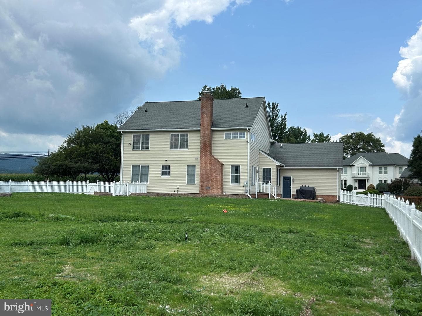 8009 Stone Ridge Drive photo 2