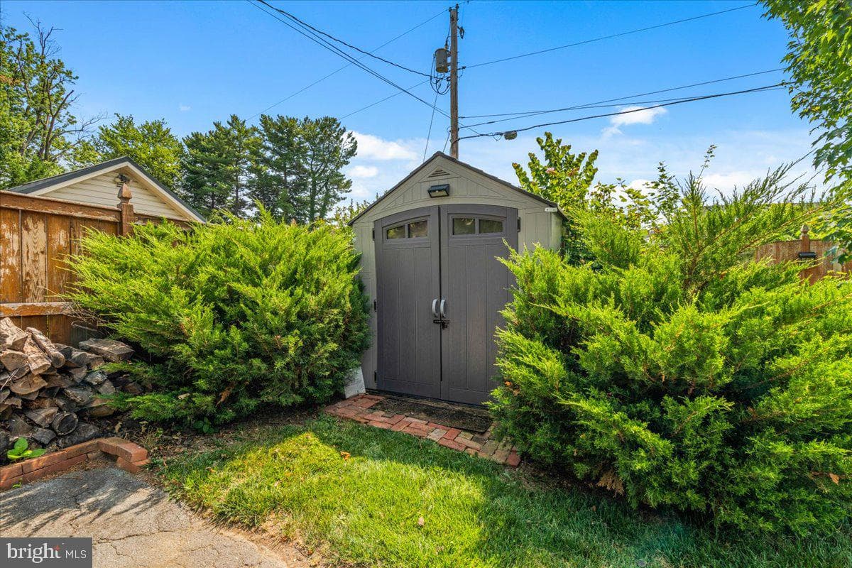 1606 N Market Street photo 44