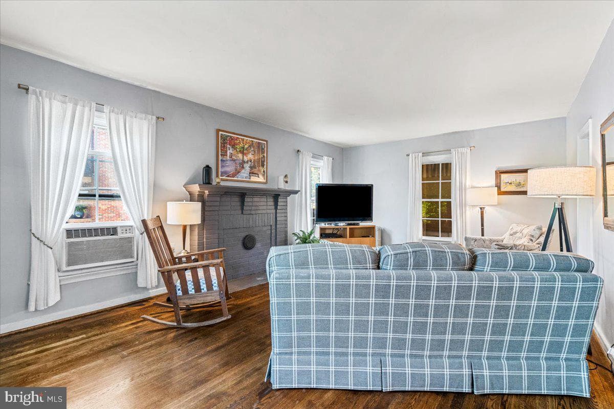 1606 N Market Street photo 5