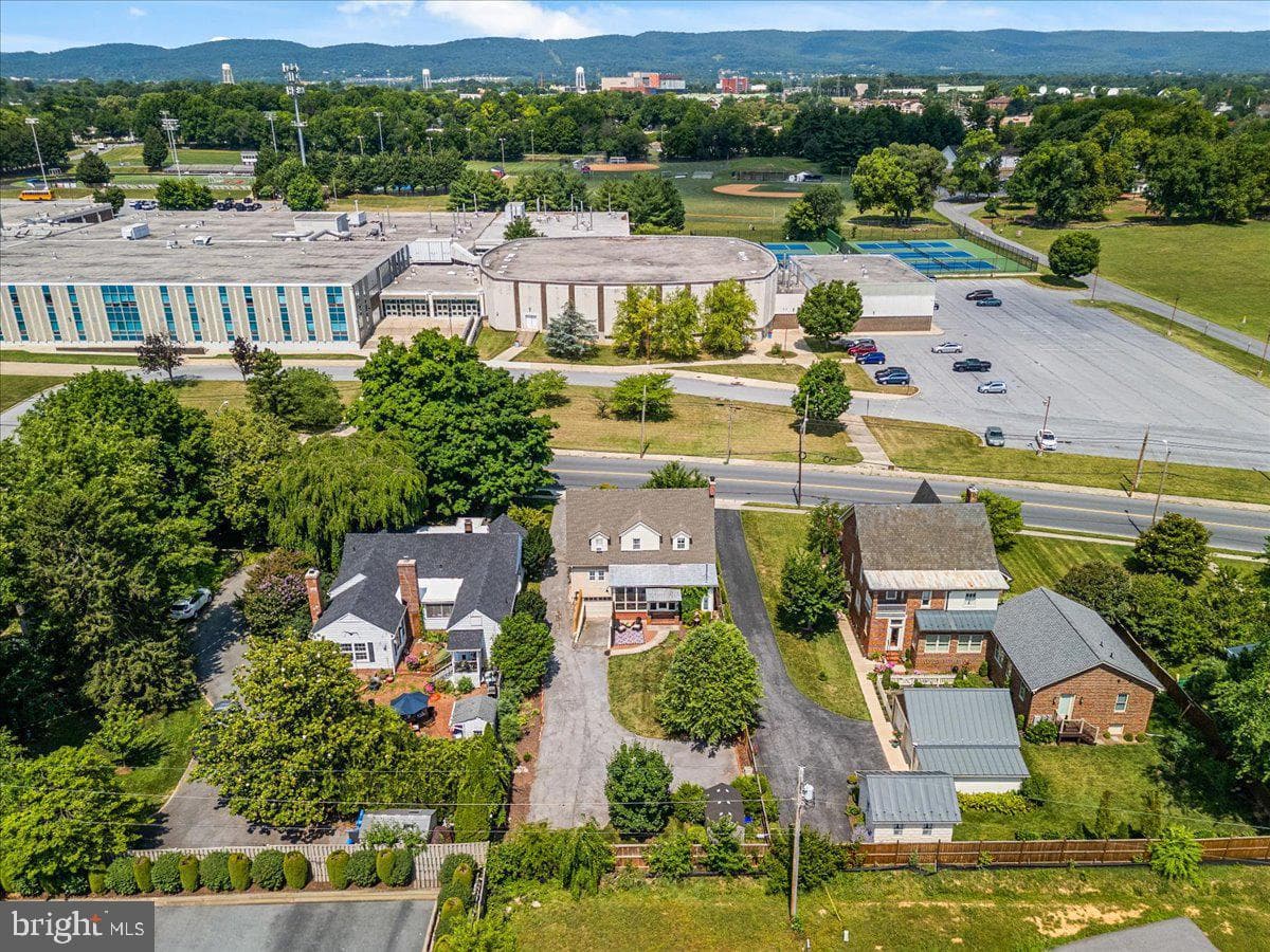 1606 N Market Street photo 55